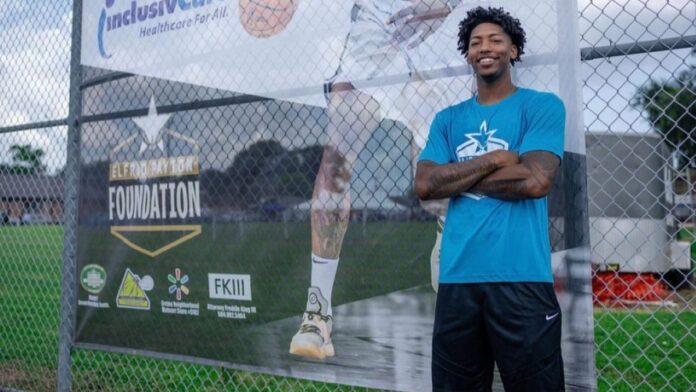 Elfrid Payton in the picture for his wife article