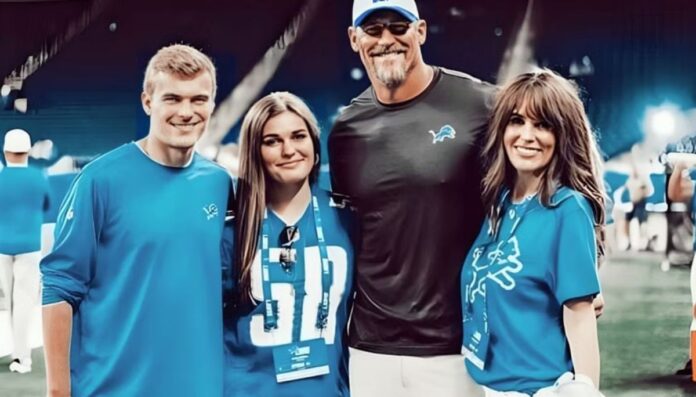 Dan Campbell with his wife Holly Campbell and their children Cody and Piper