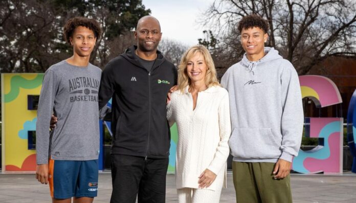 Dyson Daniels with his parents Ricky and Brikitta and brother Kai